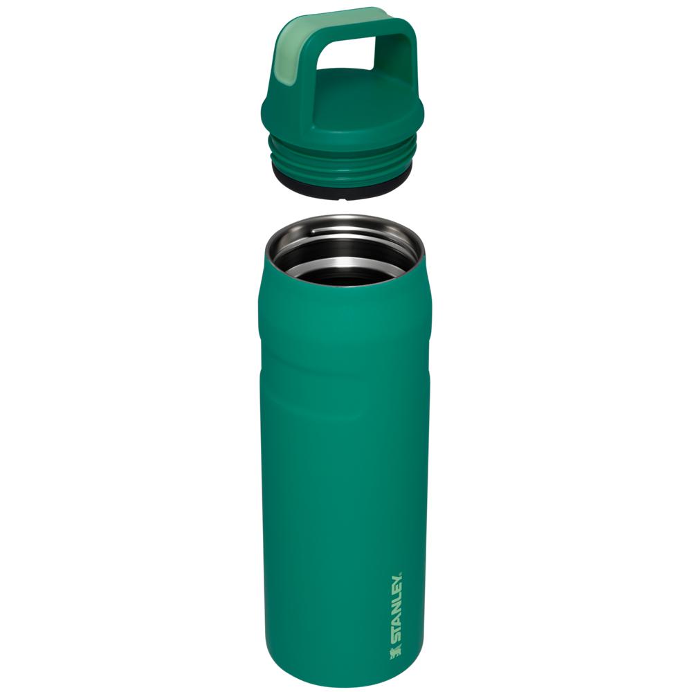 Green Stanley IceFlow™ Bottle with Cap and Carry+ Lid | 24 OZ Water Bottles | 06987-NOJF