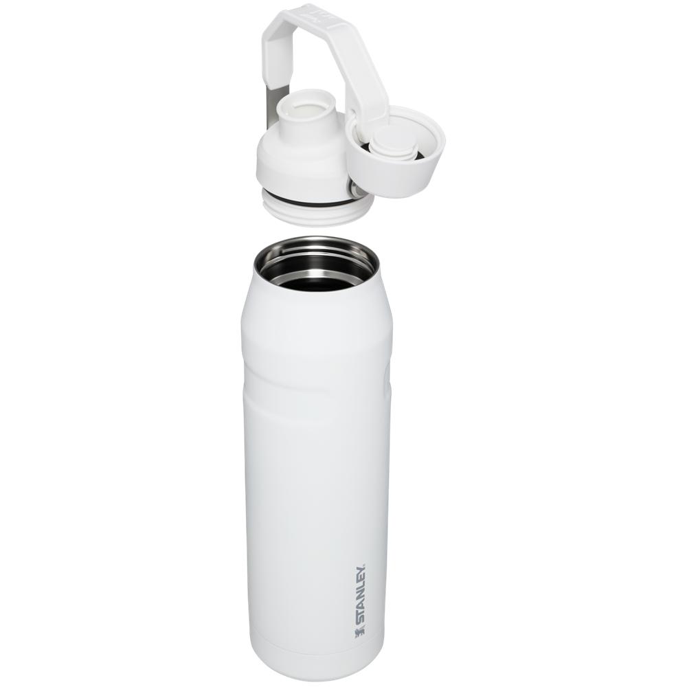 White Stanley IceFlow Insulated Bottle with Fast Flow Lid | 36 OZ Water Bottles | 17950-VZPT