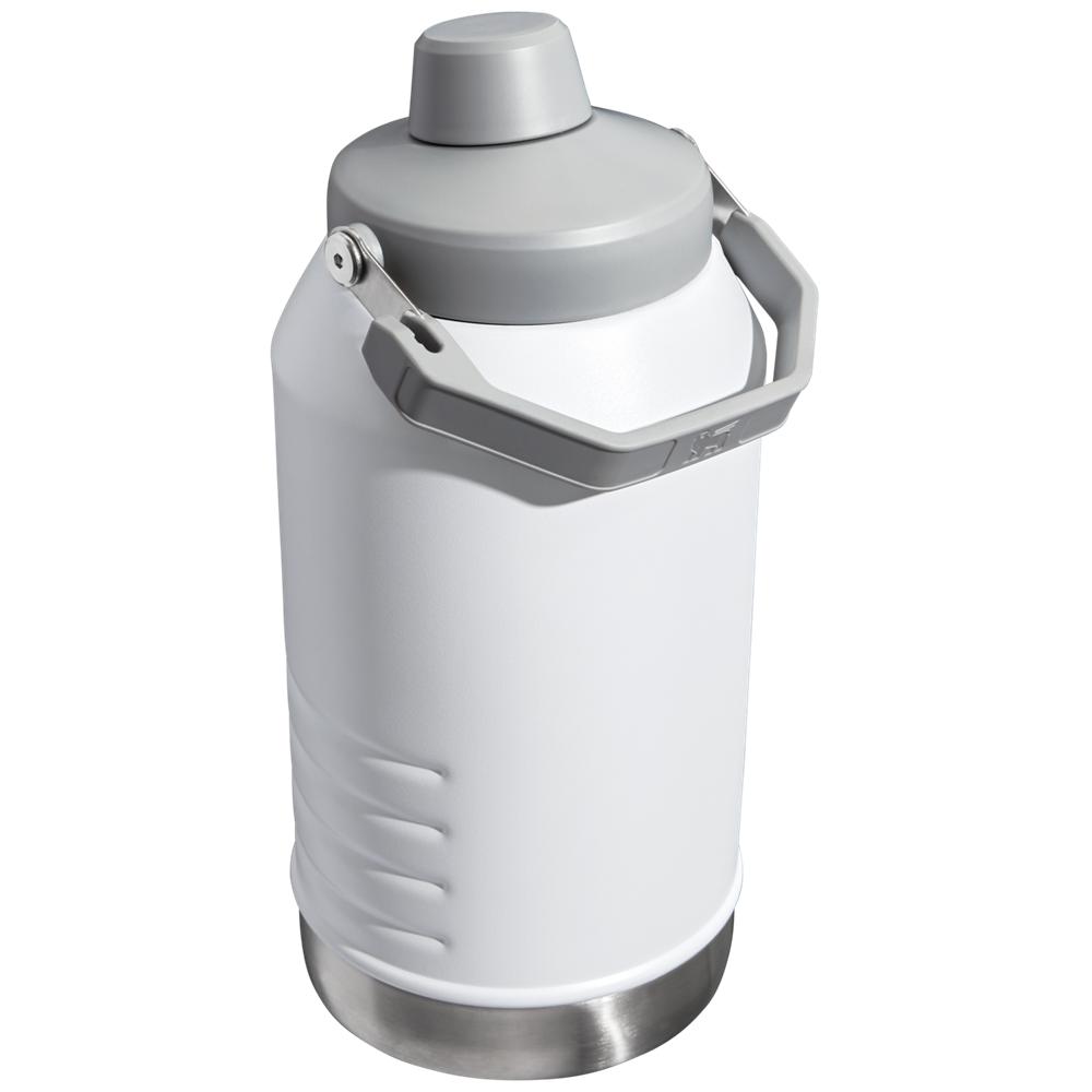 White Stanley IceFlow™ Jug with Fast Flow Lid | 64 OZ Water Bottles | 02984-LZVF